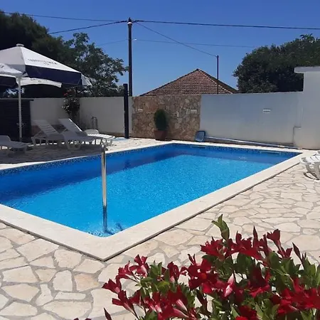 Апартаменты Elena *