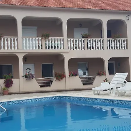 Elena Apartment *
