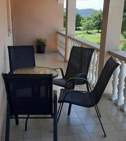 Elena Apartment *